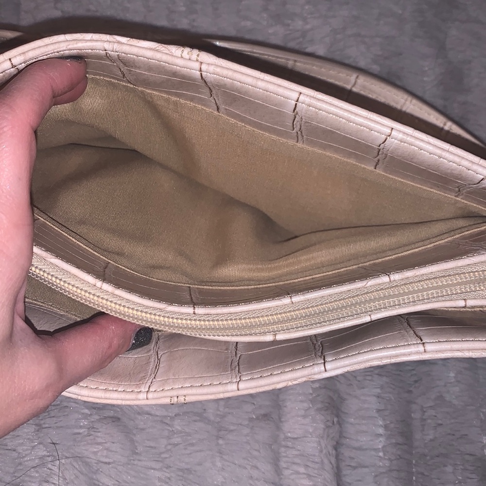 First Issue Purse - Picture 4 of 5
